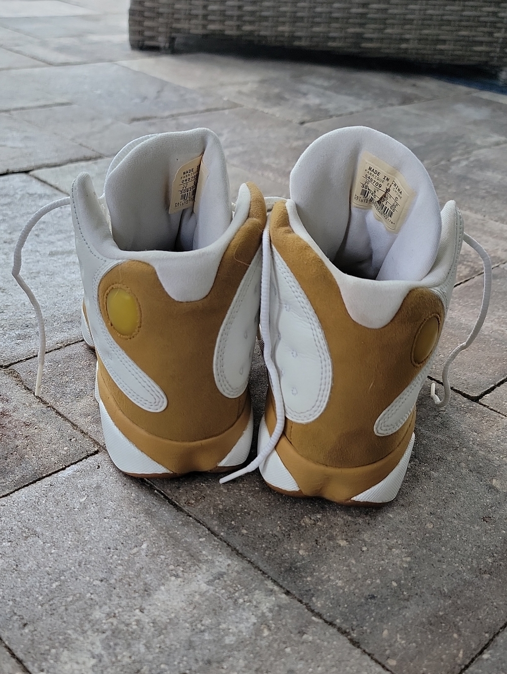 Air Jordan 13 Retro White and Wheat Sneakers Y Sz 7 Year 2004 - Picture 4 of 11